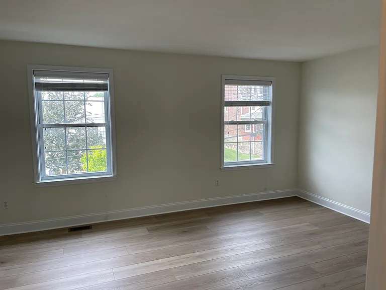 225 W 5th Ave — Photo 12