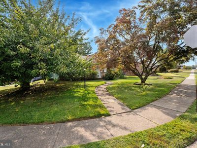 400 Redhill Dr, Broomall, PA, 19008