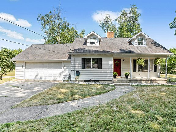 2nd image of 6886 Brewer Ave NE