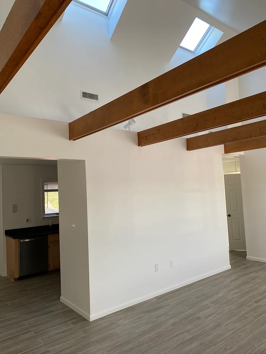 Building Photo - 140 Clark St #3