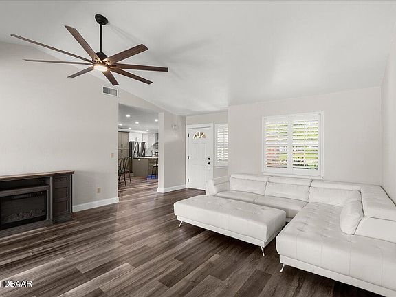 4th image of 5441 Dubois Ave