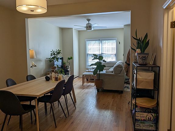 5th image of 527 N Marshfield Ave APT 1F