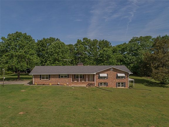 3rd image of 823 Antreville Hwy