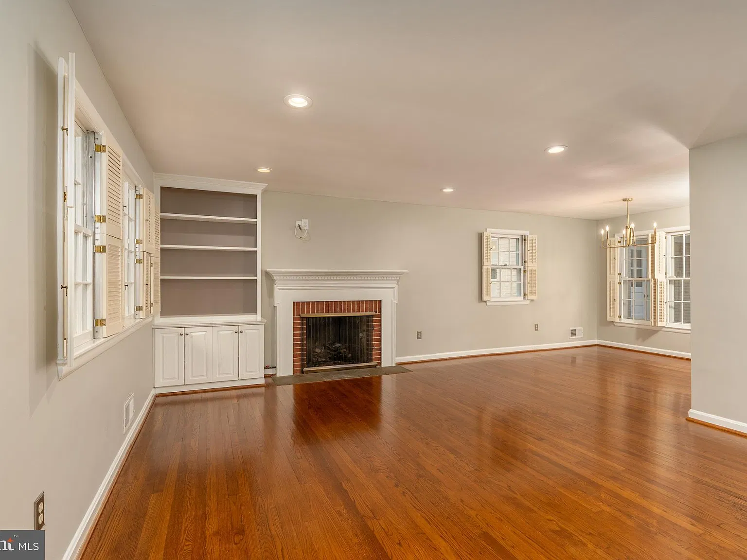 4 bed, 2.5 bath, 1851 sqft, $5,499 — Photo 4