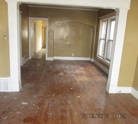 2nd image of 5703 S Winchester Ave
