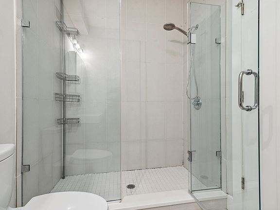 2nd image of 2332-38 Carpenter St #1B