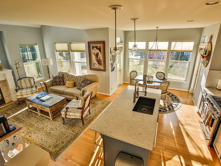 1404 Portside Ct — Photo 10