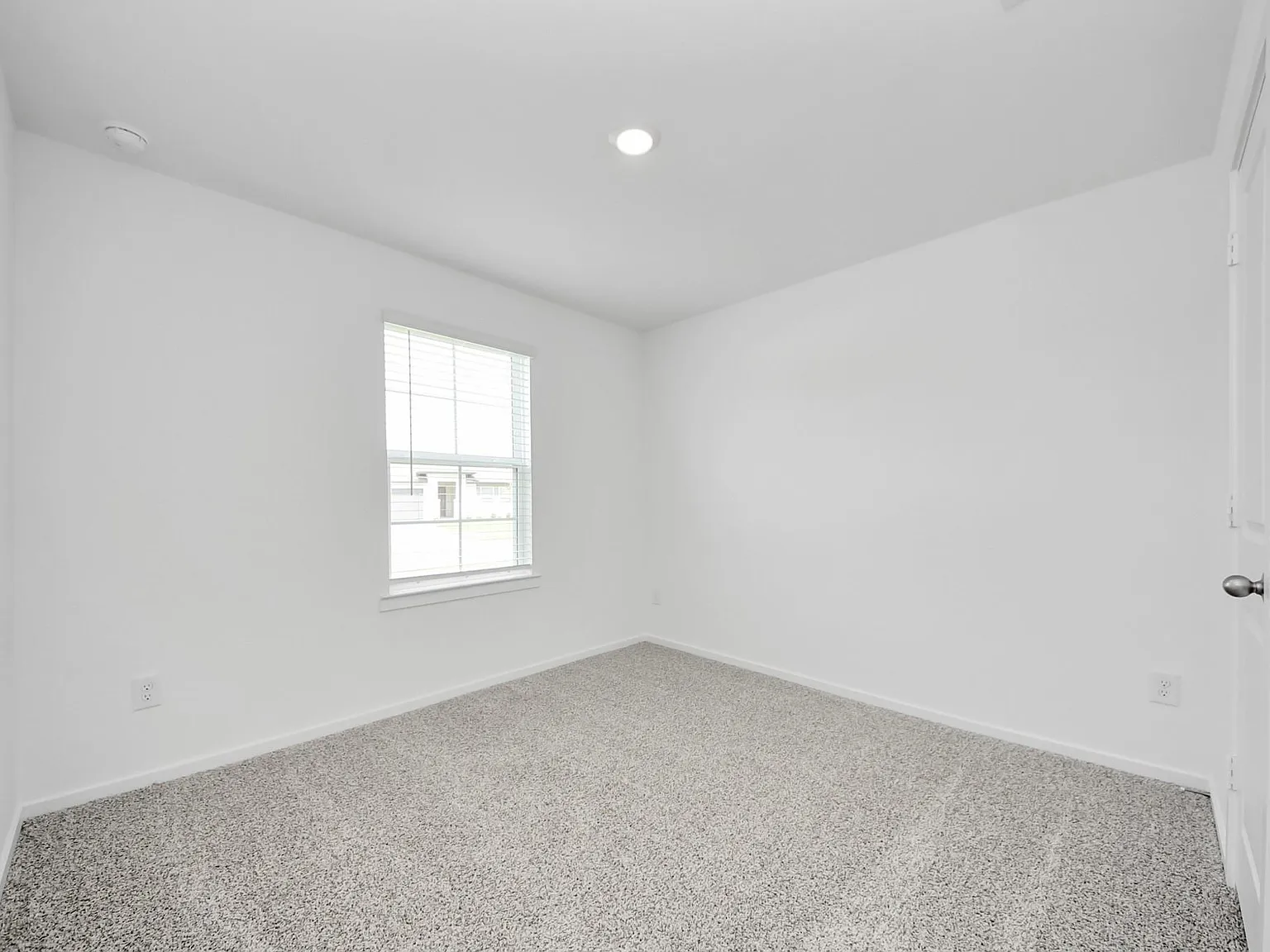 4 bed, 2.5 bath, 1878 sqft, $2,450 — Photo 3