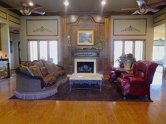 2nd image of 5418 Basswood Cir