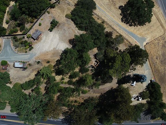 5th image of 1271 Laverock Ln