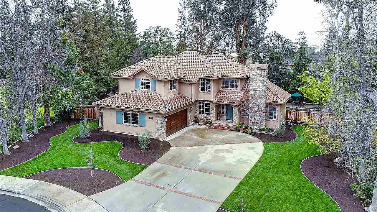 2829 Chablis Way photo 1