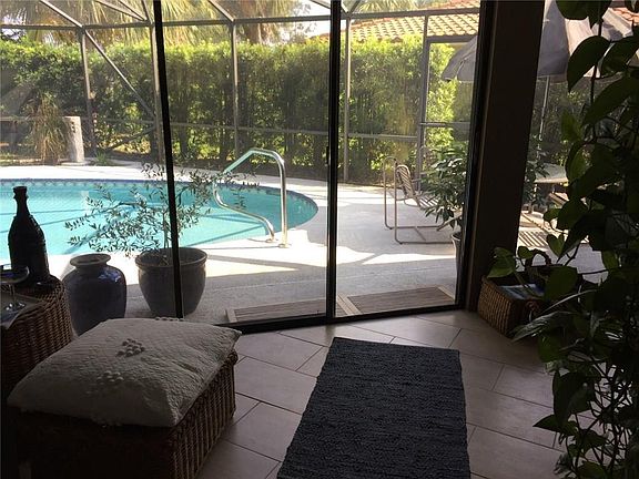 4th image of 2341 SW Starling Dr