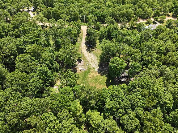 3rd image of 589 Hickory Lane