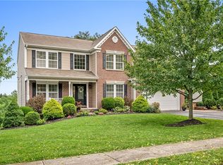 101 Tuscany Ridge Dr, Oakdale, PA 15071