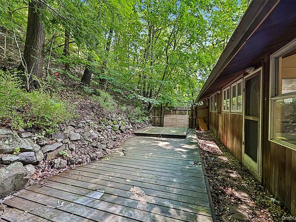5th image of 951 Haverstraw Road