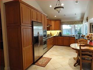 4th image of 5330 Lenora Ave