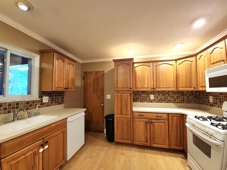 5 Valentine Ct — Photo 3