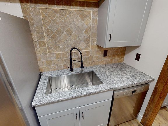 4th image of 4703 S Canterbury Ct