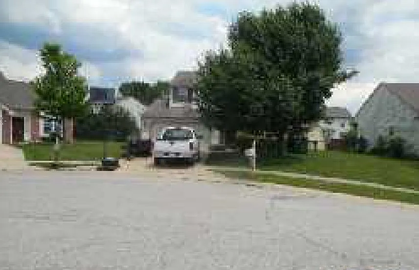 7033 Lesta Ct photo 1