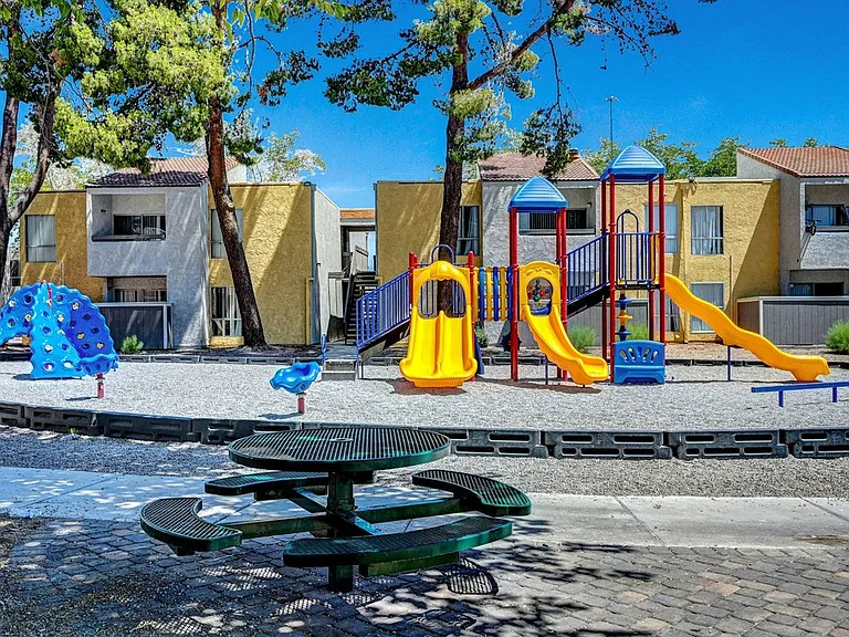 Park at Spring Valley — Photo 33