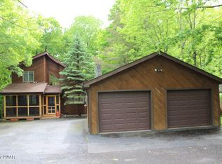 1509 Woodhill Ln, Lake Ariel, PA 18436