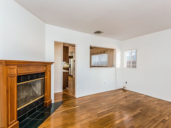 2nd image of 4403 Lindblade Dr