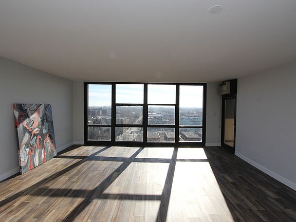 2nd image of 3001 S Michigan Ave Unit 1202
