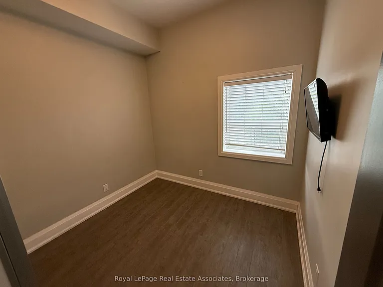 2548 Eglinton Ave W #3 — Photo 11
