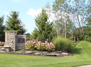 3811 Balsam Waters Dr NE #40, Grand Rapids, MI 49525