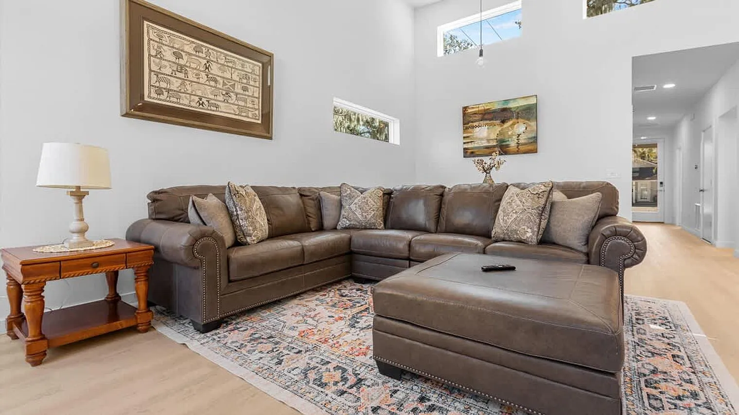 3 bed, 2.0 bath, 1356 sqft, $5,053 — Photo 4