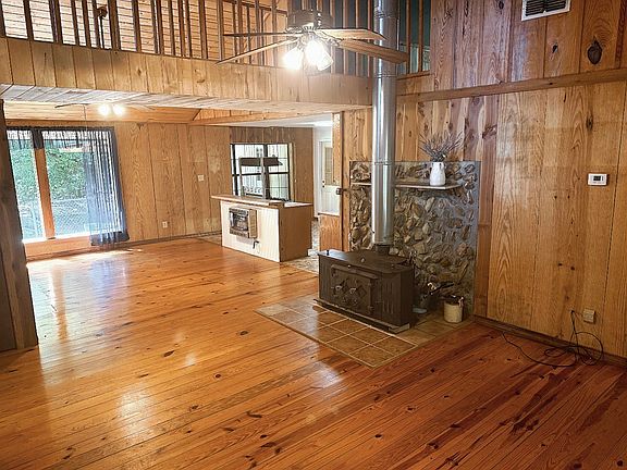 3rd image of 210 Whispering Pines Trl