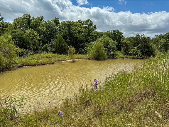 3rd image of 1700 Don Lee Rd