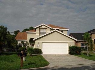 148 Heatherwood Dr, Royal Palm Beach, FL 33411
