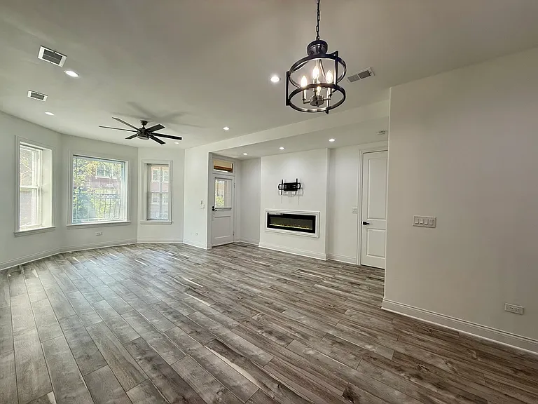 2109 N Spaulding Ave #1 — Photo 4