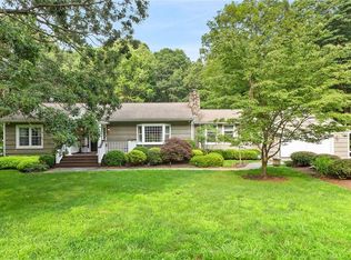 8 Cradle Rock Rd E, Pound Ridge, NY 10576