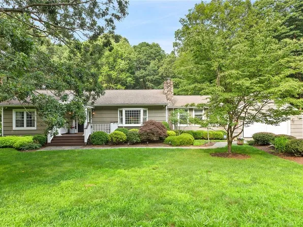 8 Cradle Rock Road E, Pound Ridge, NY 10576