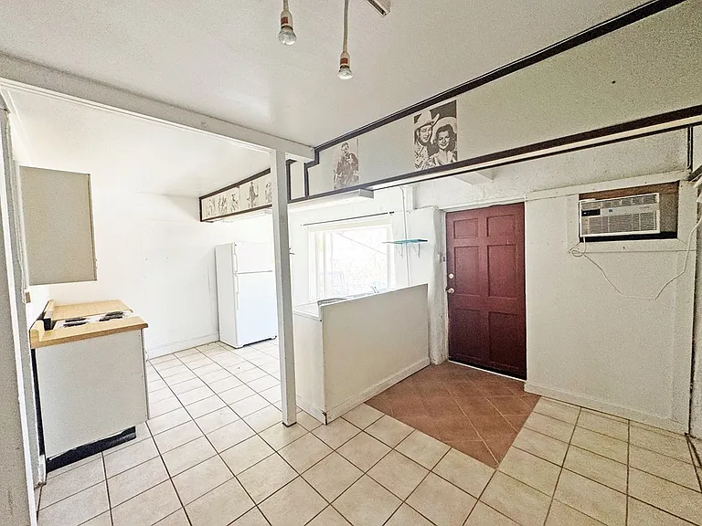 504 E Ave E #3 — Photo 6