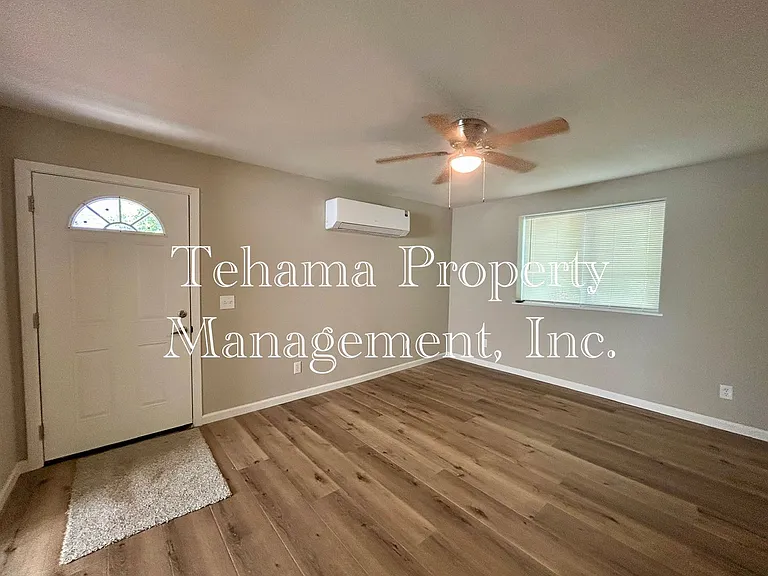 220 D St #B — Photo 2