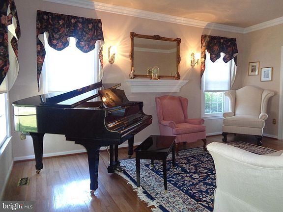 2nd image of 5911 Foxhall Manor Dr