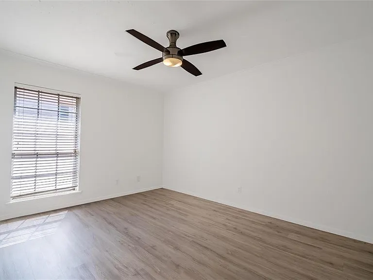 3400 Timmons Ln #32 — Photo 8