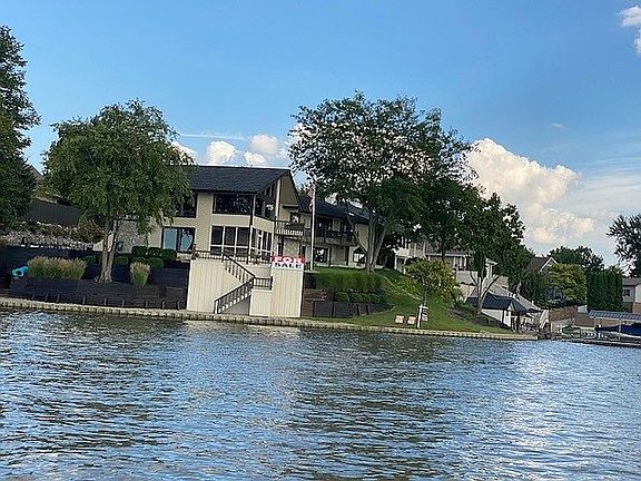 5th image of 600 Lakeview Ln