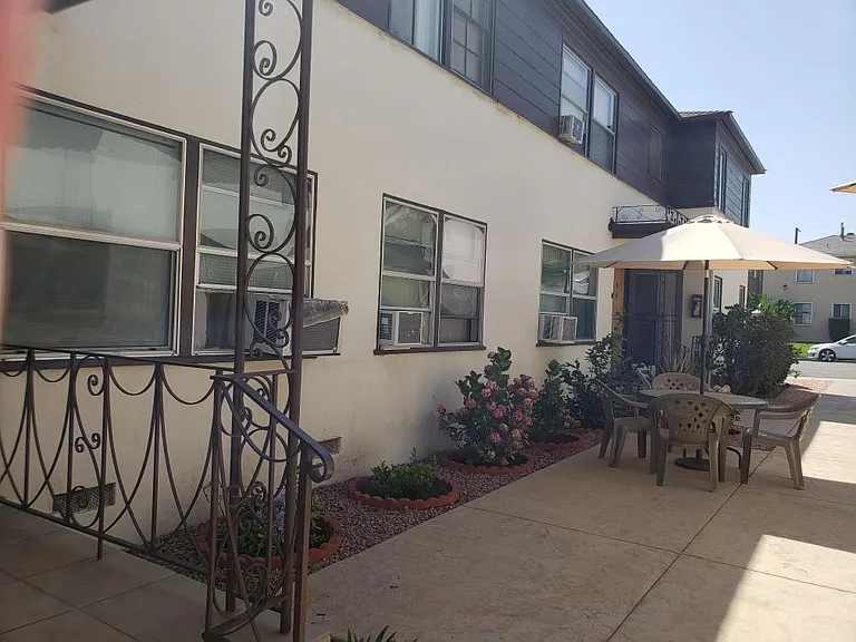 224 E Elmwood Ave #F — Photo 17