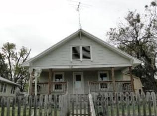 828 S Hardy Ave, Independence, MO 64053