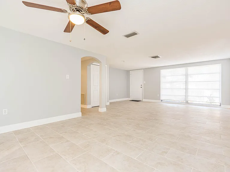 9016 Hunt Club Ln — Photo 10