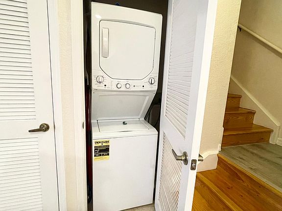 5th image of 4010 Santa Maria Dr APT 104