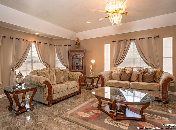 5th image of 208 Country View Ln