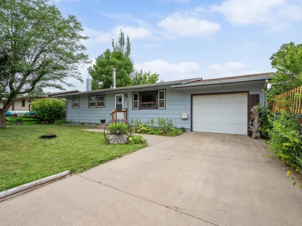 1401 Whitetail Dr, Sturgis, SD 57785