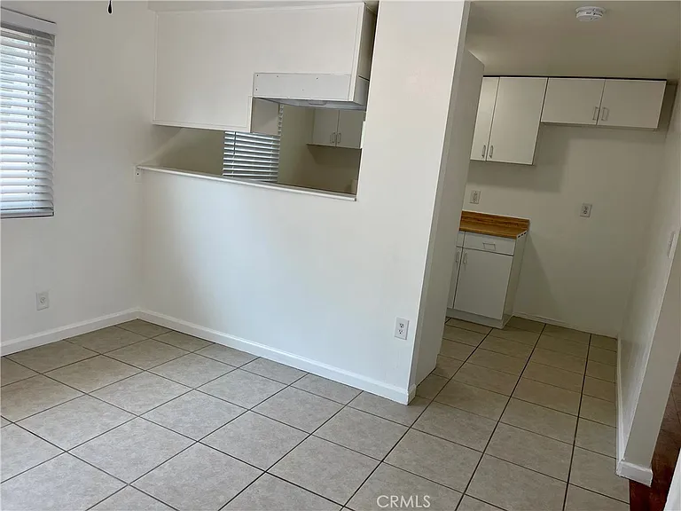 2064 E Evergreen St — Photo 8