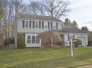 24 Forest Creek Dr, Hockessin, DE 19707
