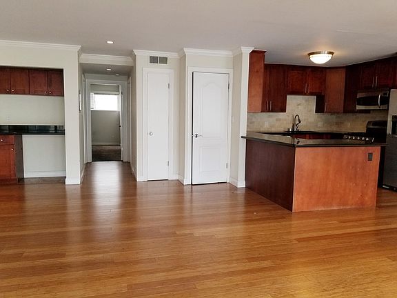 4th image of 2010 Pacific Ave APT 6